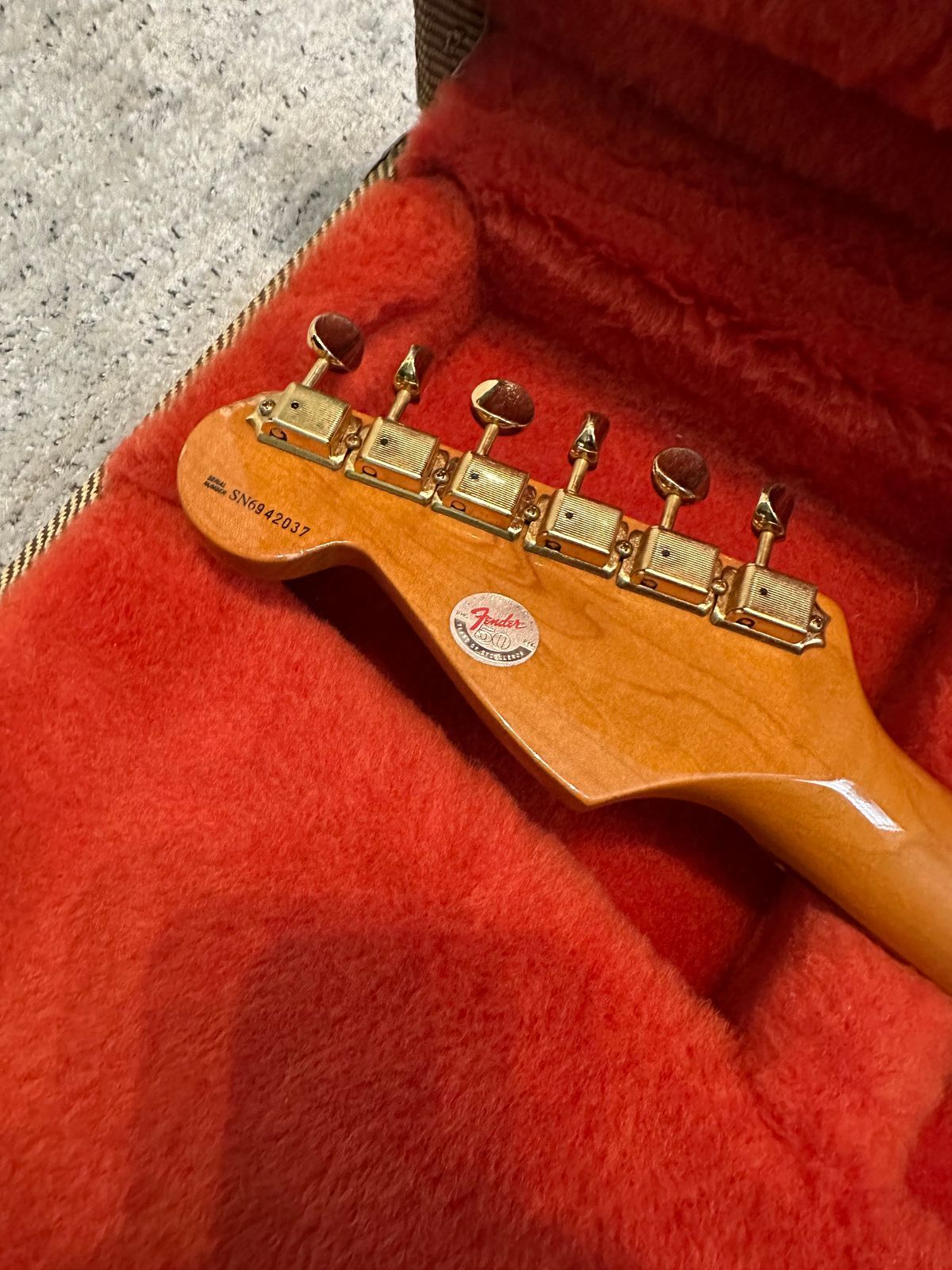 1996 Fender Stevie Ray Vaughan Stratocaster with Pau Ferro Fretboard 1992-1999 - 3-Color Sunburst